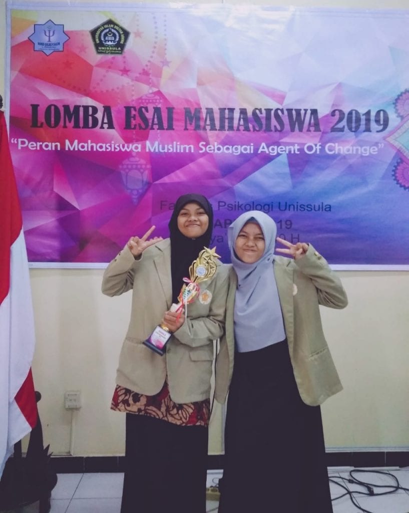 Esai Tim Psikologi UGM Raih Juara 2 dalam Lomba Esai Mahasiswa 2019 ...